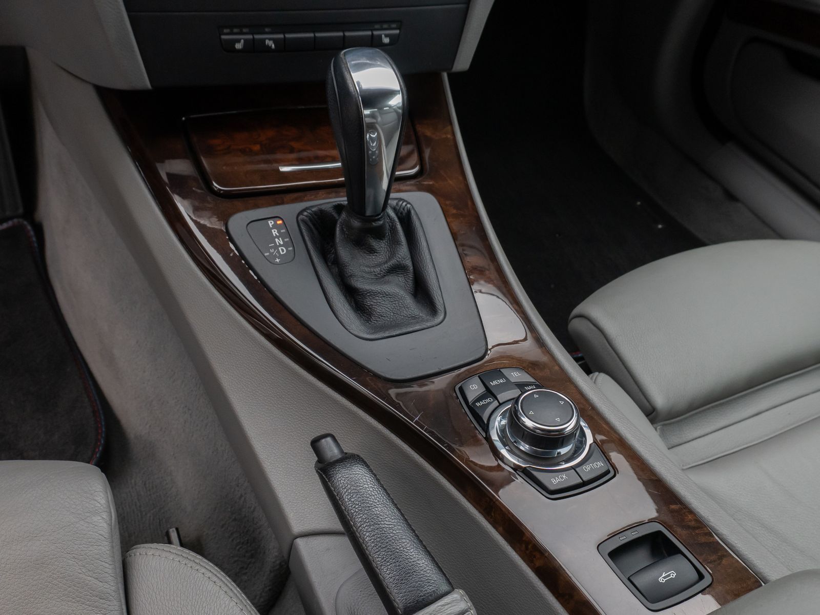 Fahrzeugabbildung BMW 320i Cabrio PDC Navi Sitzhzg Xenon 8fach Sport