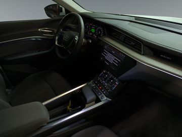 Audi Q8 e-tron - 9