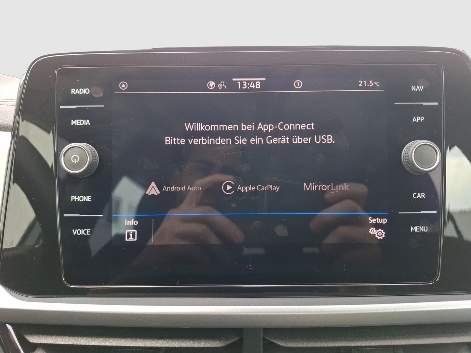 Fahrzeugabbildung Volkswagen T-Roc TSI Life DSG LEDplus CarPlay AID ACC Park-