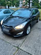 Hyundai i40 1.7 CRDi Automatik - Hyundai i40 mit Diesel-Antrieb: Kombi, Automatik, 1.7