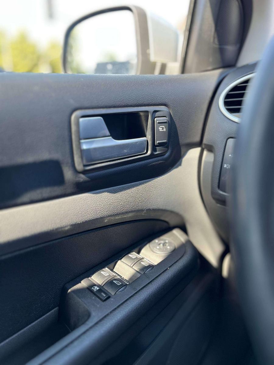 Ford Focus 2009 — photo 17