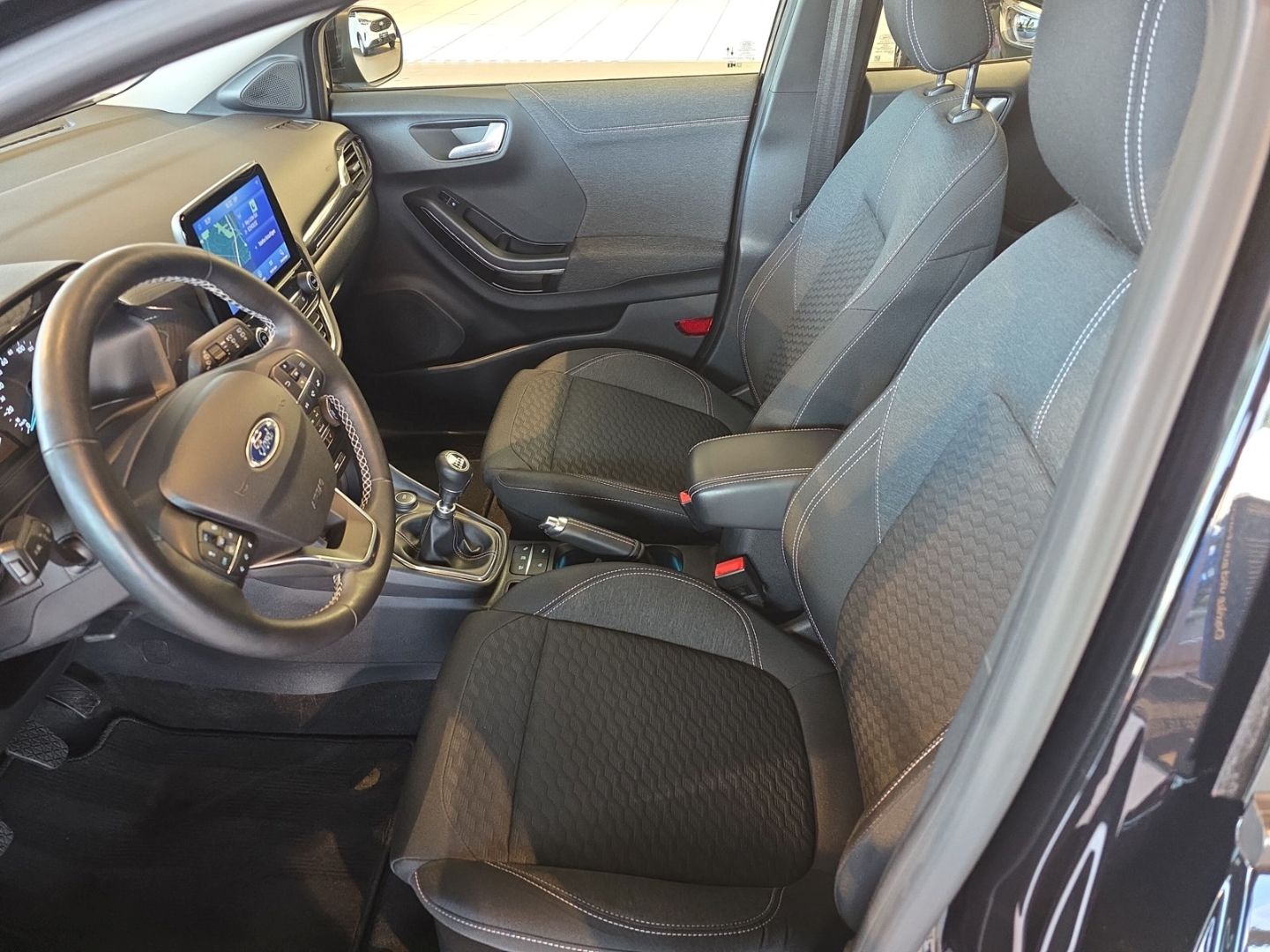 Fahrzeugabbildung Ford Puma Titanium Navi LED GJR ACC Mehrzonenklima DA