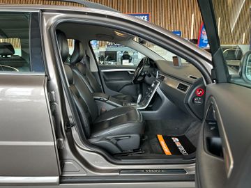 Volvo V70 Kombi Momentum *Leder*