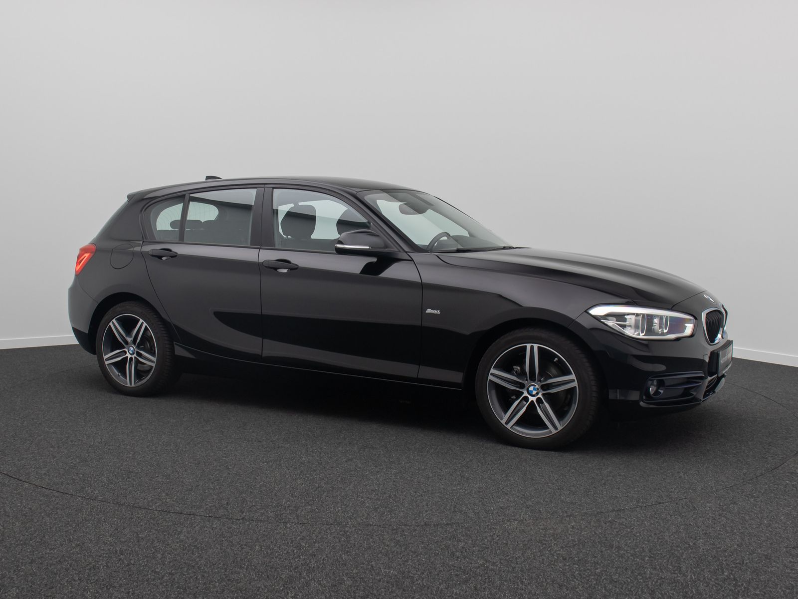Fahrzeugabbildung BMW 118i Sport Line LED NaviBusiness Lordos Tempomat