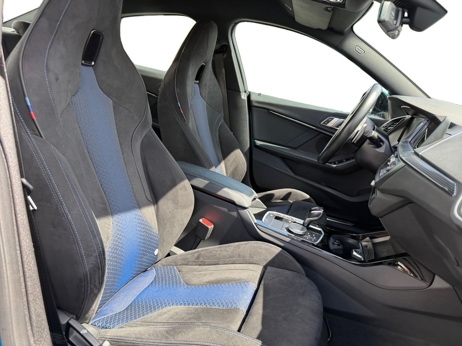 Fahrzeugabbildung BMW 220 Gran Coupé 220d xDrive M SPORT LED R-KAMERA