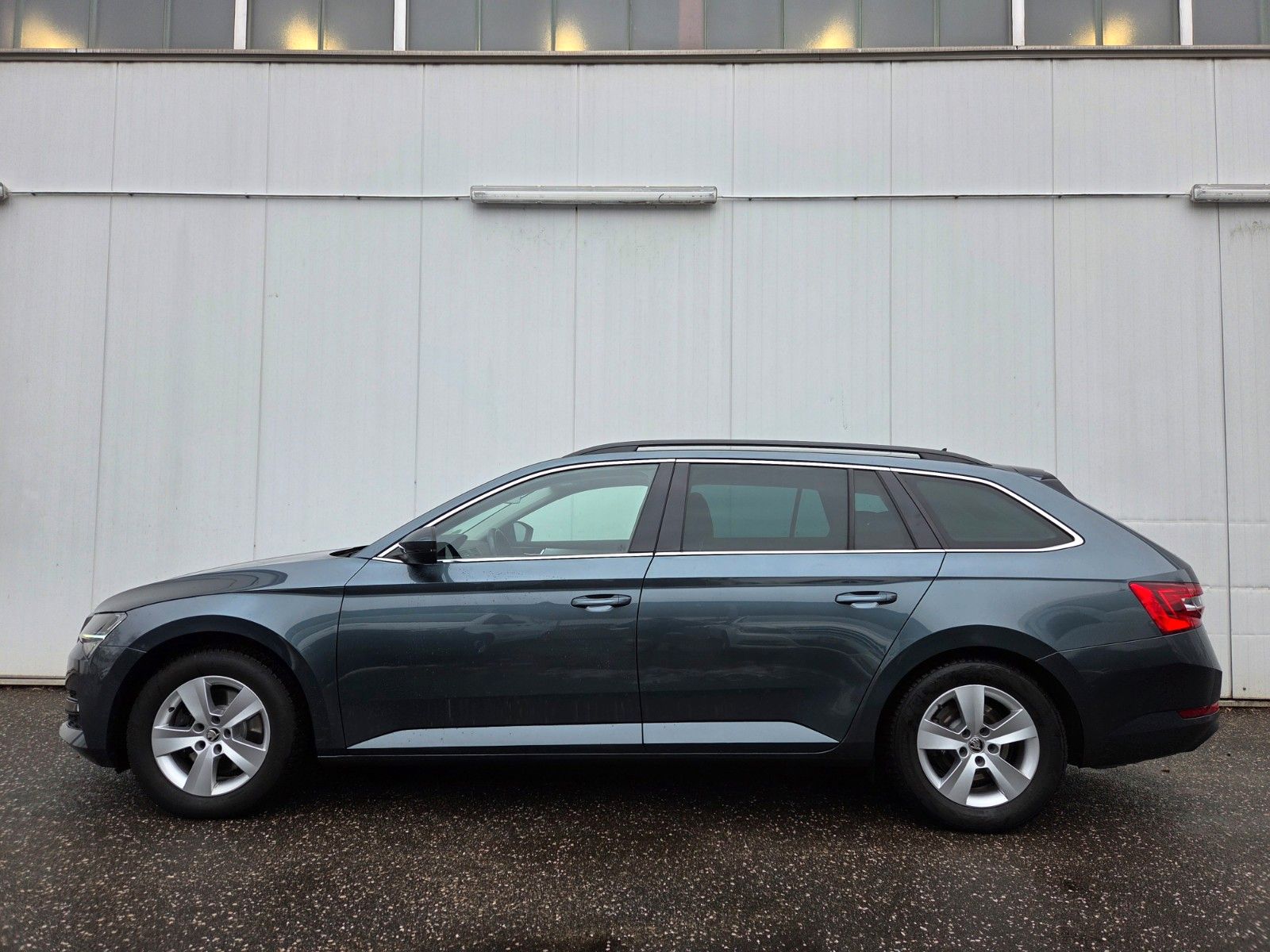 Skoda Superb - 1