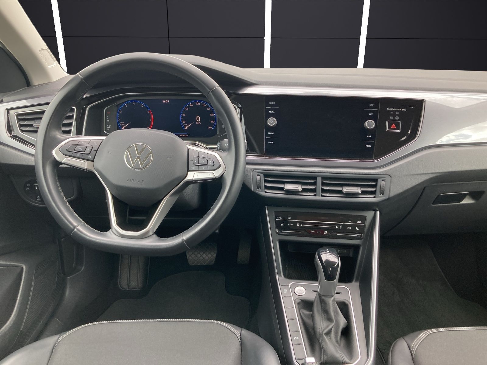 Fahrzeugabbildung Volkswagen Taigo TSI Style DSG IQ-Light Navi AHK RFK SHZ