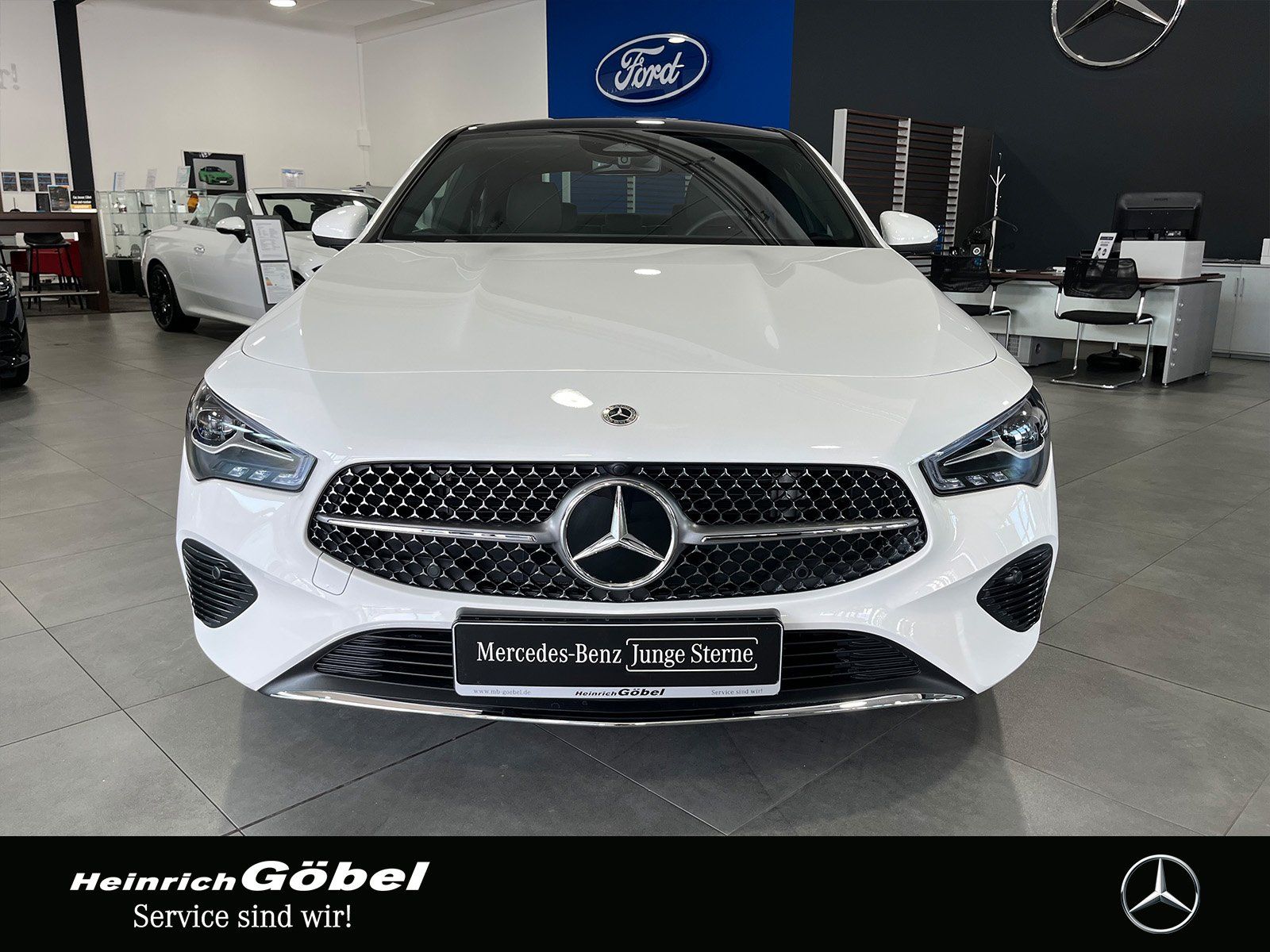 Fahrzeugabbildung Mercedes-Benz CLA 180 PROGRESSIVE+PANO+TOTWINKEL+AMBIENTE+LED