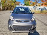 Kia Picanto FIFA World Cup Edition - Kia Picanto: Cup