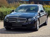 Mercedes-Benz E 250 T AVANTGARDE 9G-Autom. Vollleder DistrPlus - Mercedes-Benz E 250 mit Benzin-Antrieb: Vollleder, Scheckheftgepflegt, Kombi