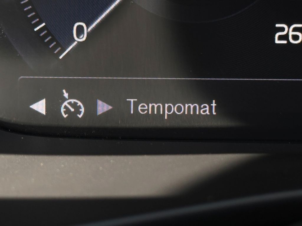 Volvo XC40 D3 2WD *Sitzh.*Navi*LED*Tempomat*LM*