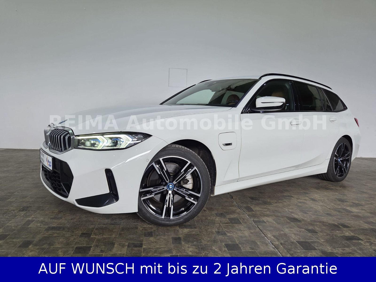 Fahrzeugabbildung BMW 320e Touring xDrive M Sport, LED, HUD