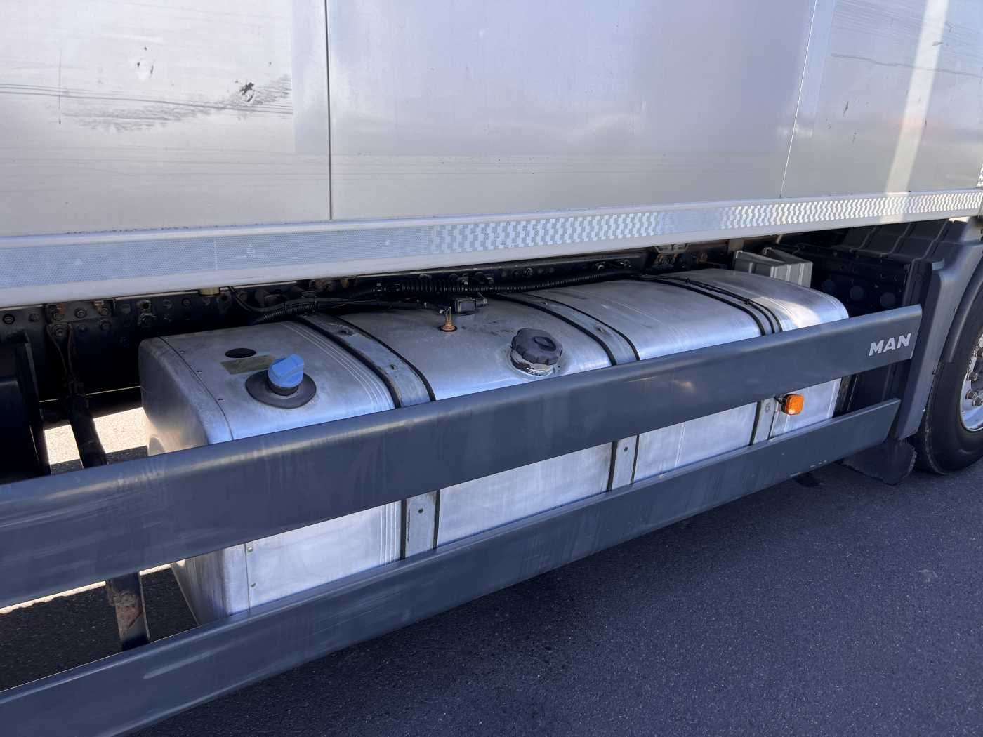 Fahrzeugabbildung MAN TGS 26.440 6x2 BL LBW 2.000kg Carrier Supra 850