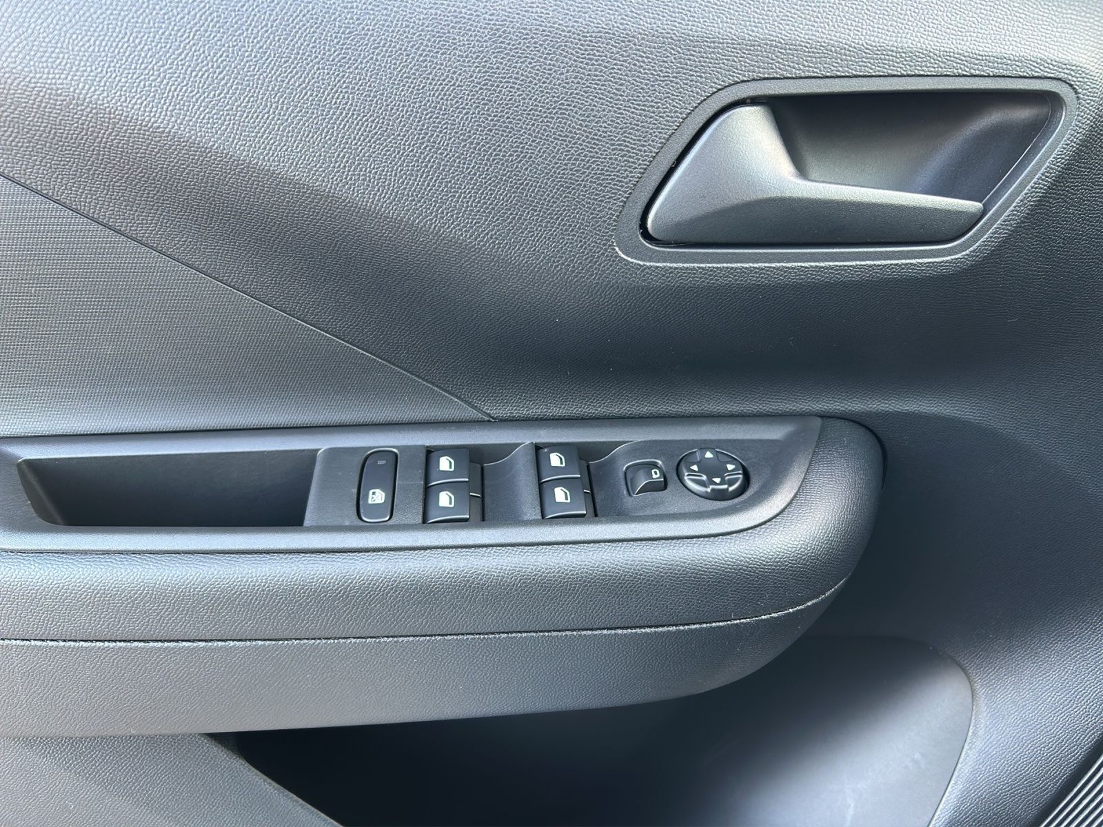 Fahrzeugabbildung Opel Frontera Edition Automatik ALLWETTER/PDC/TECH-PA