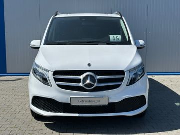 Mercedes V 220 - 2