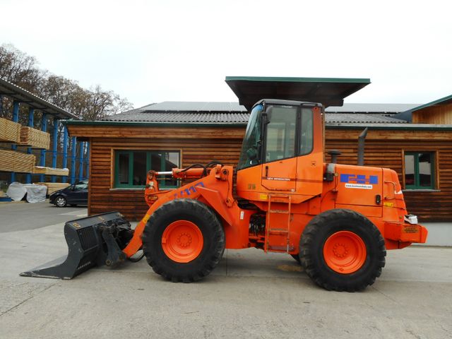 Fiat FIAT-HITACHI W110 mit hydr. Volvo Schnellw.