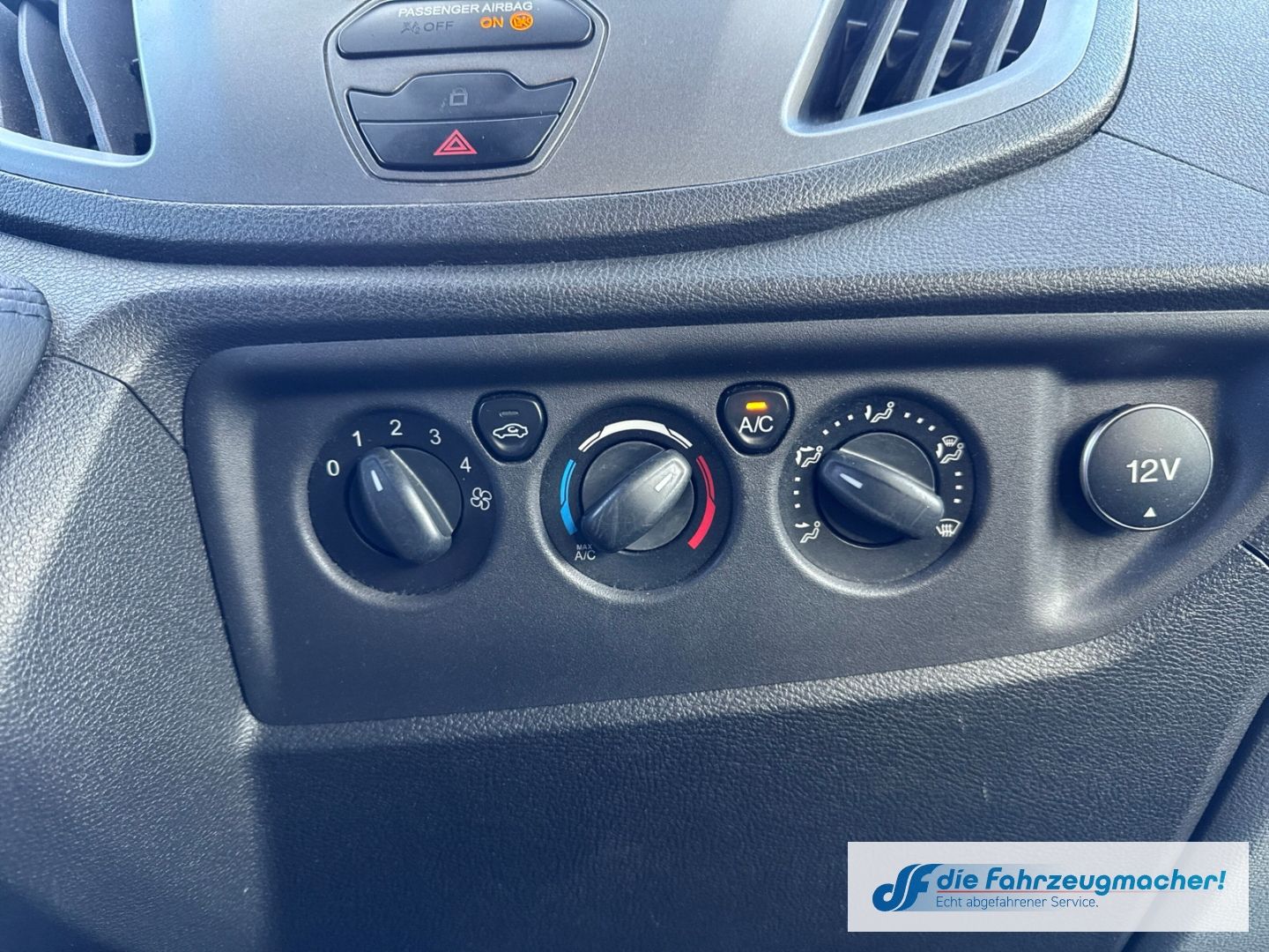 Fahrzeugabbildung Ford Transit Kombi 350 L3 2.2 TDCi DPF *2495 *KLIMA *