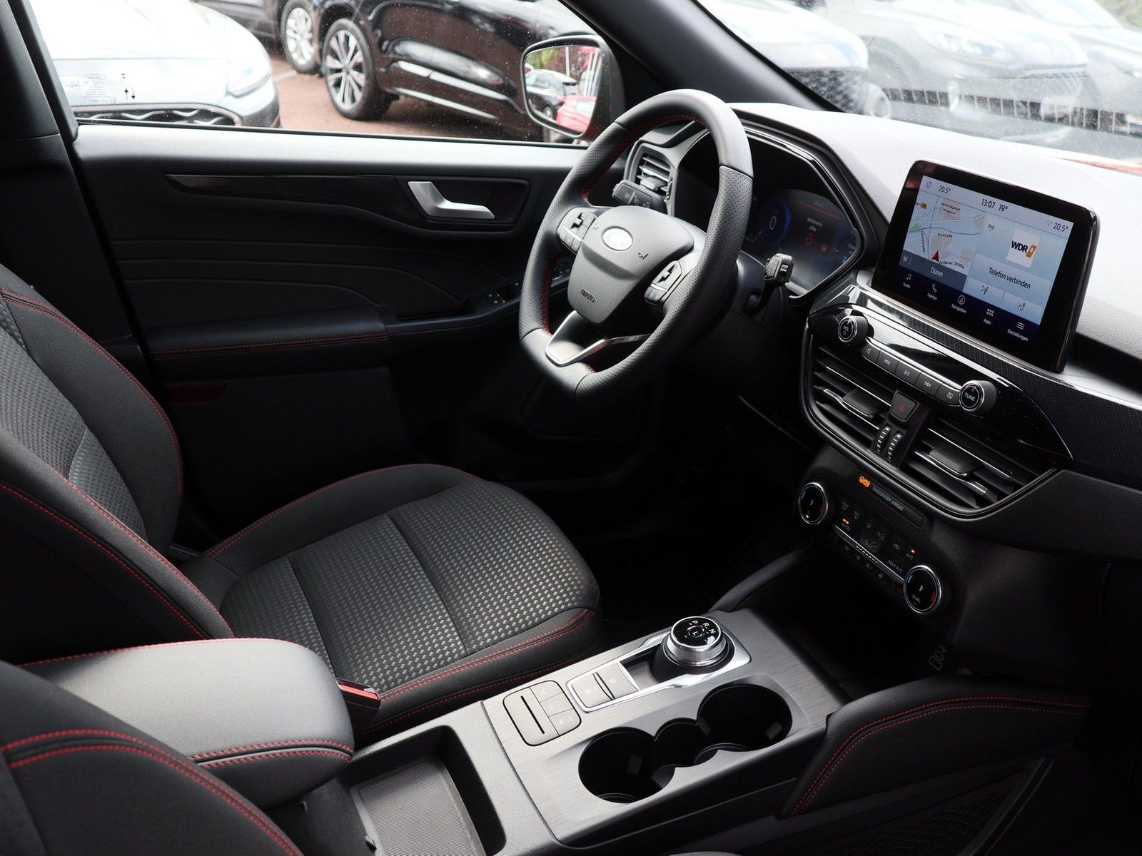 Ford Kuga 2,5l PHEV ST-Line, Allwetter, Winter-Paket imagem 3