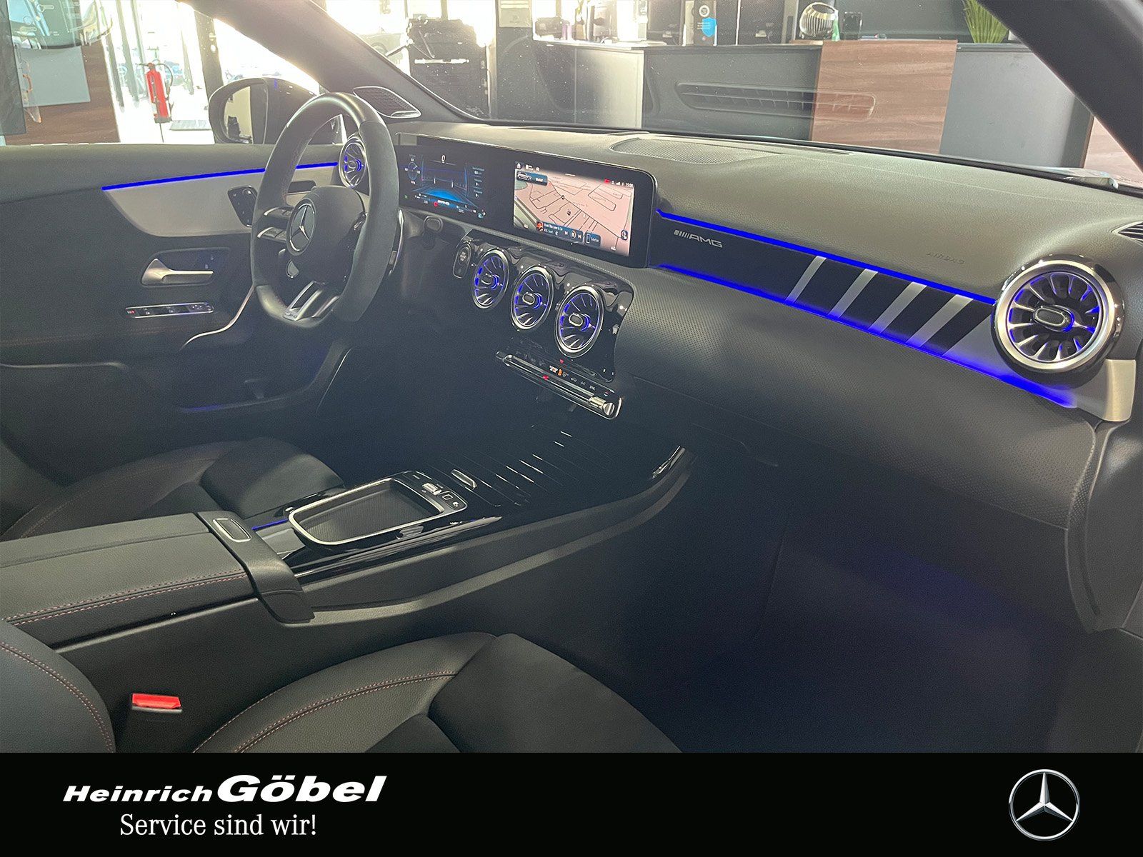 Fahrzeugabbildung Mercedes-Benz A 45 S 4M PANO+HUD+BURMESTER+NIGHT+360°+VMAX-270