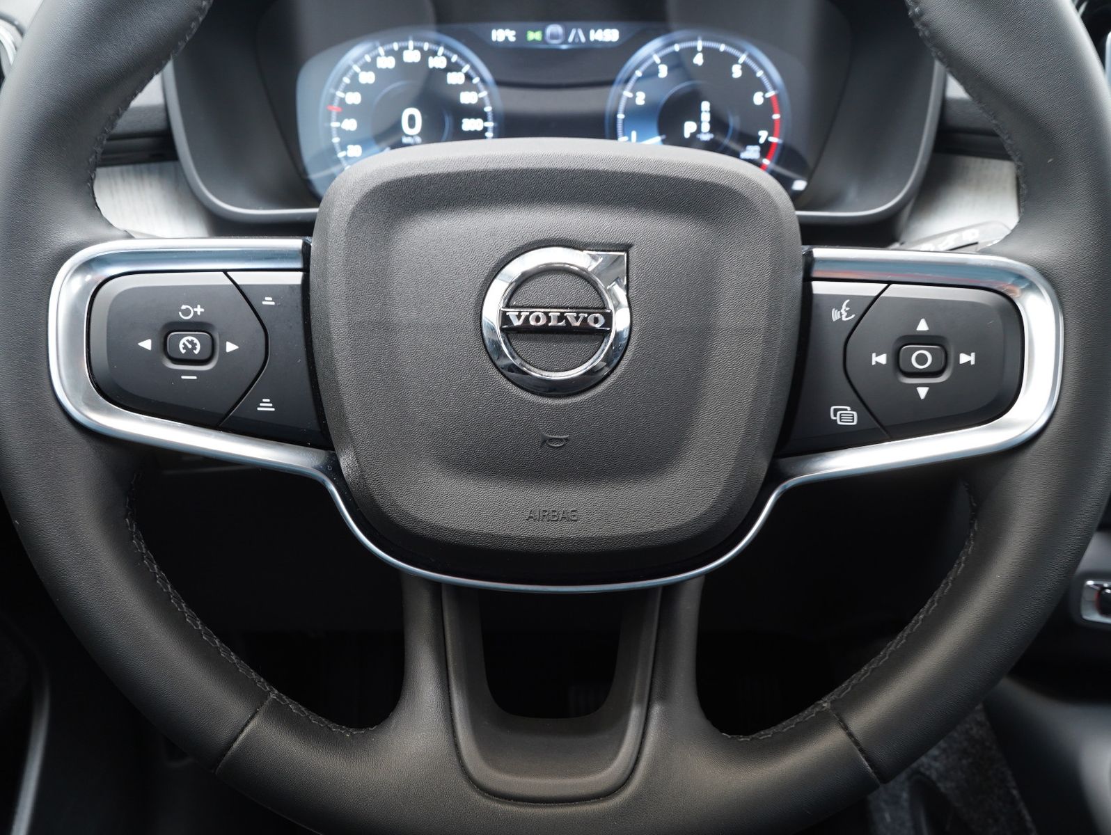 Fahrzeugabbildung Volvo XC40 B4 B Inscription LED/NAVI/ACC/LEDER/360°