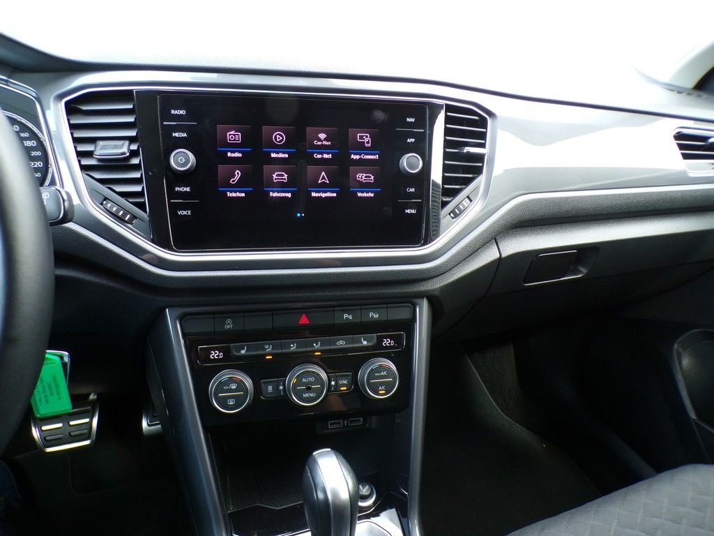Fahrzeugabbildung Volkswagen T-Roc  1.5 TSI IQ Drive DSG *Navi*Standheizung*B