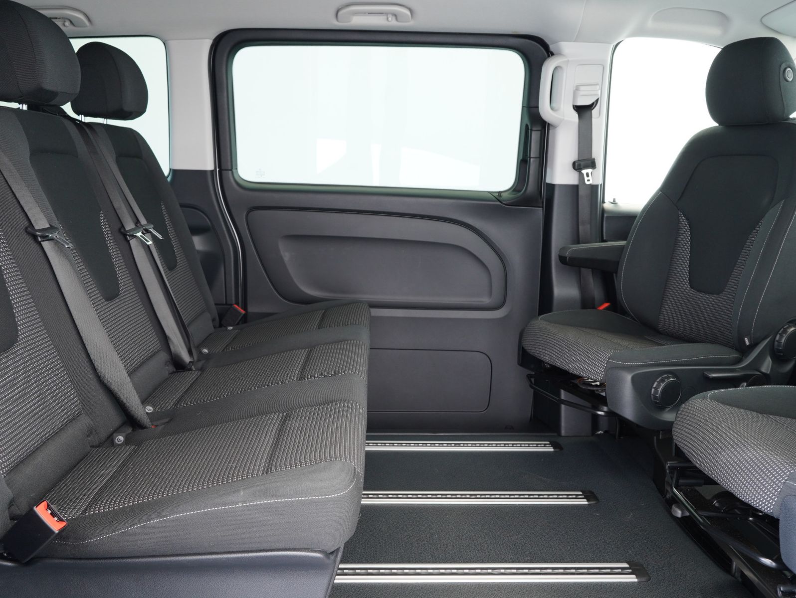 Fahrzeugabbildung Mercedes-Benz Vito Tourer 119 CDI Pro 4x4 lang PÖSSL VANSTAR