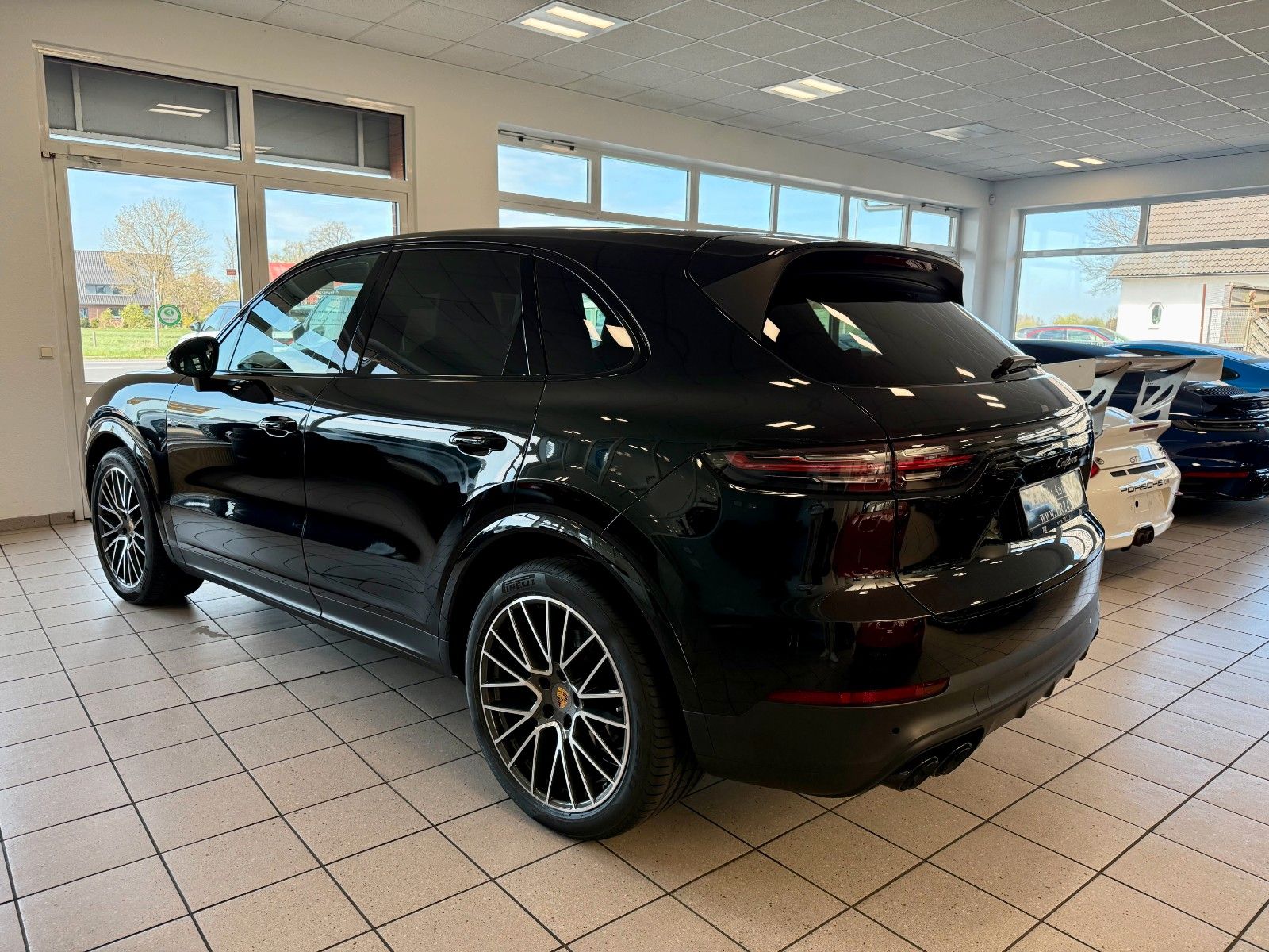Fahrzeugabbildung Porsche Cayenne V6 Platinum Edition Luftfederung/AHK/21"