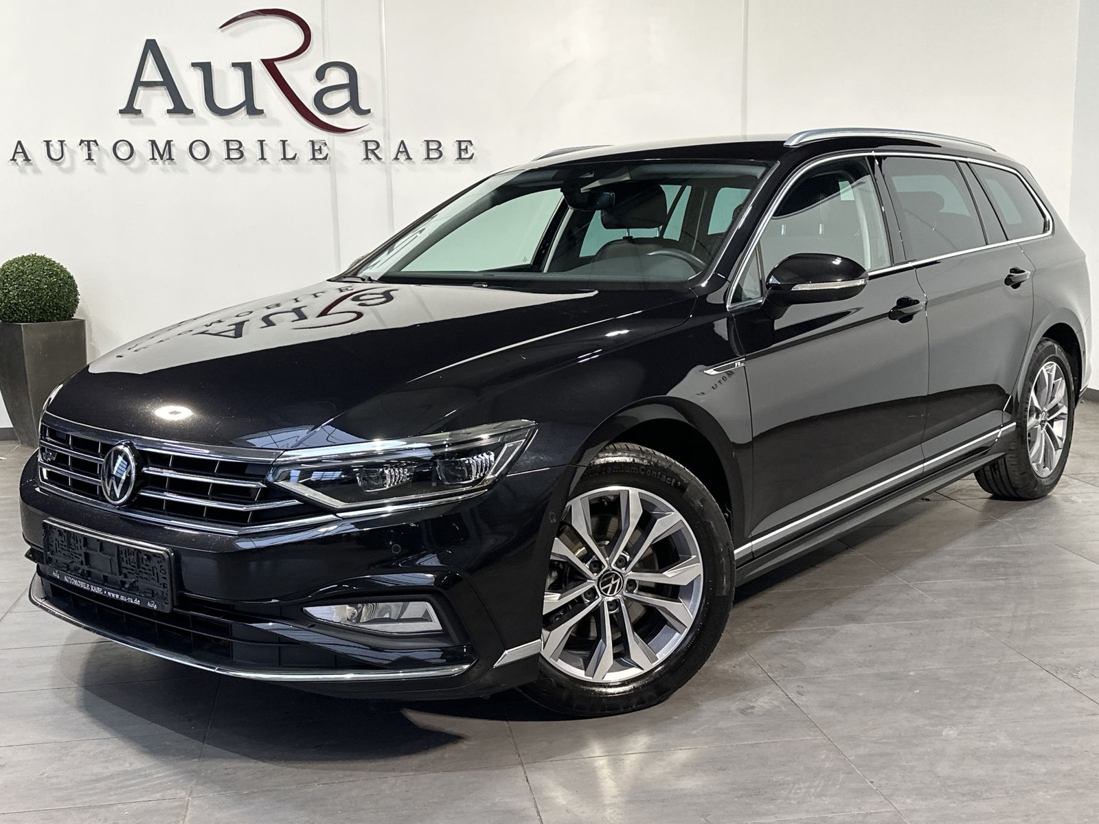 Fahrzeugabbildung Volkswagen Passat Variant 2.0 TSI DSG R-Line NAV+LED+AHK+VC