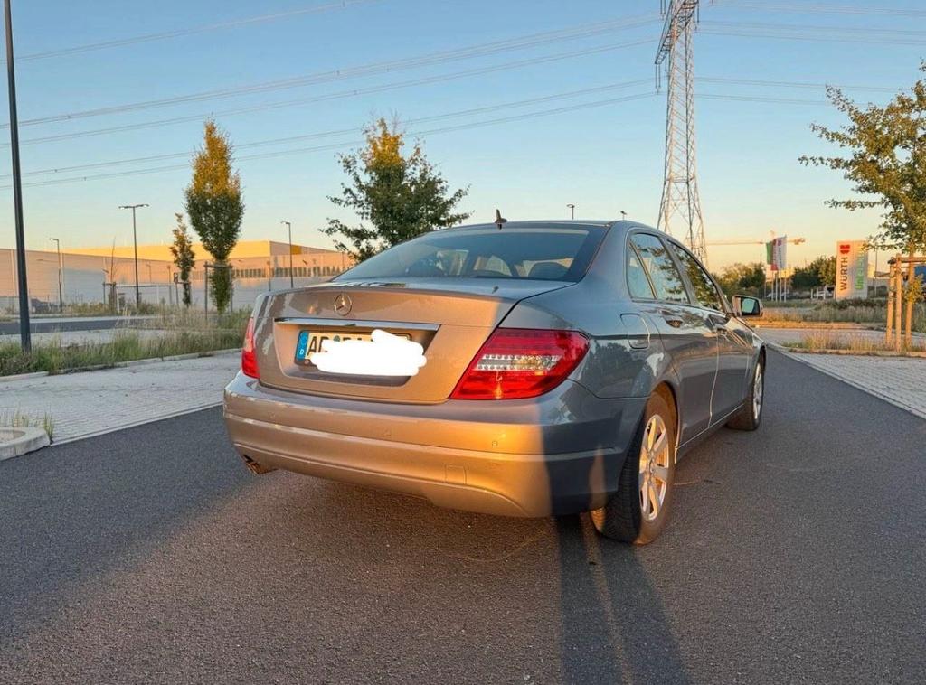 Mercedes-Benz C 180