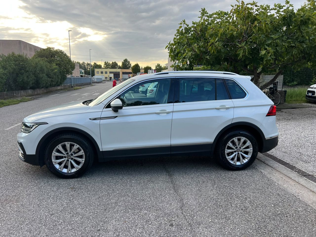 Volkswagen Tiguan 2.0 TDI 150 CV DSG imagem 3