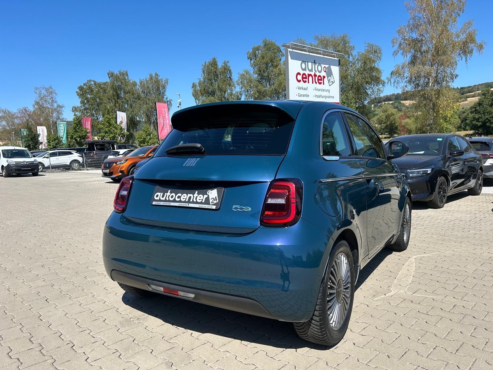 Fahrzeugabbildung Fiat 500e°Style Paket°42 kWh°Alu°Navi°1.Hnd°SOH 97,5%
