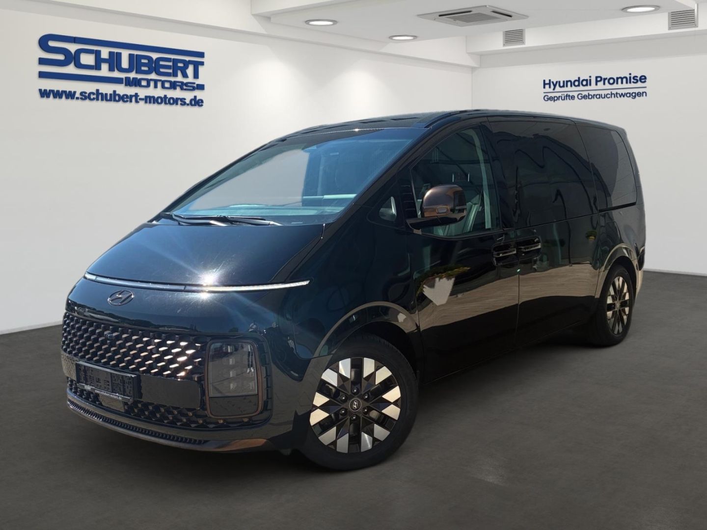 Hyundai STARIA Signature 2.2 CRDi 4WD 7-Sitzer Panodach 