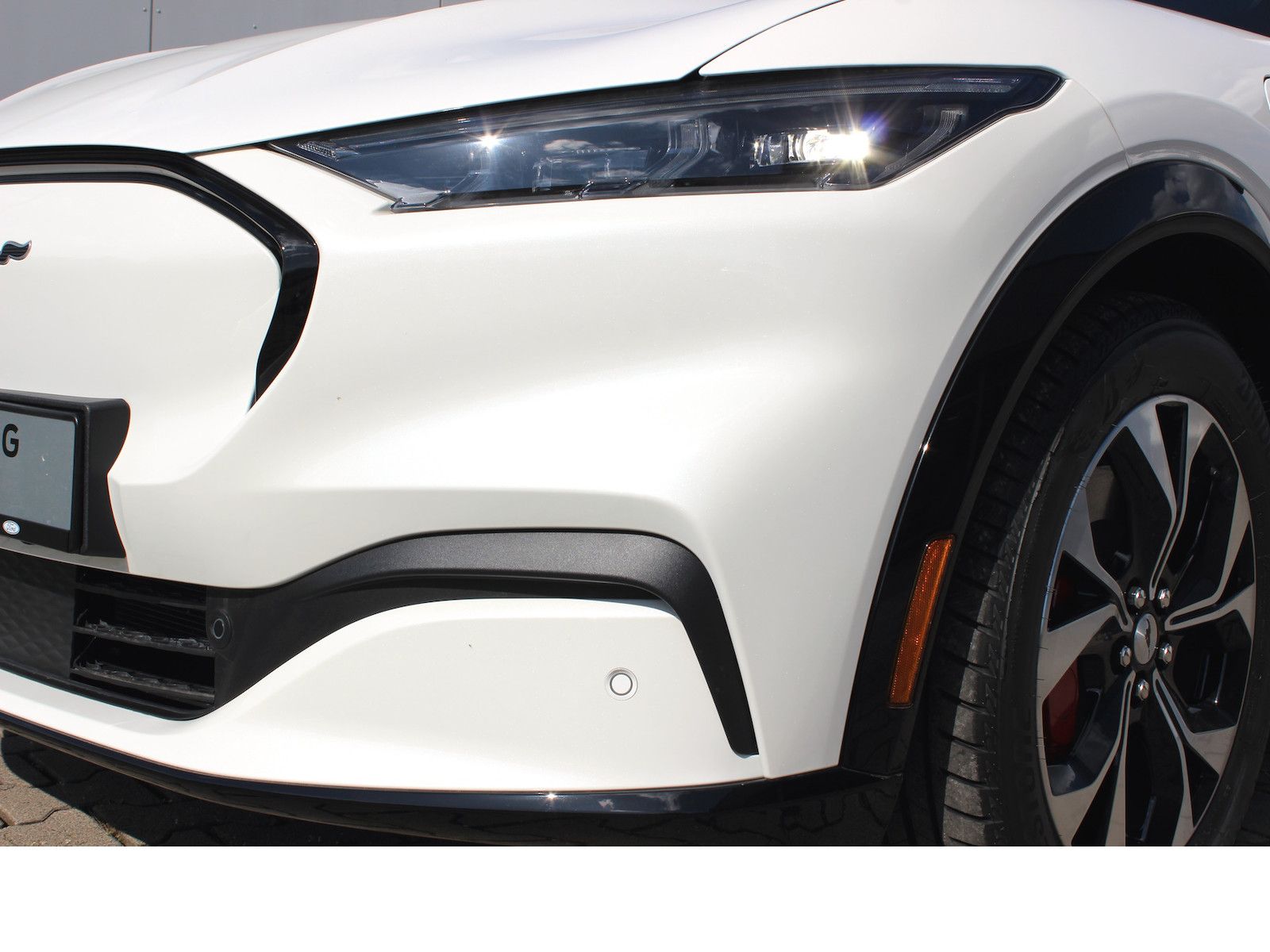 Fahrzeugabbildung Ford Mustang Mach-E AWD