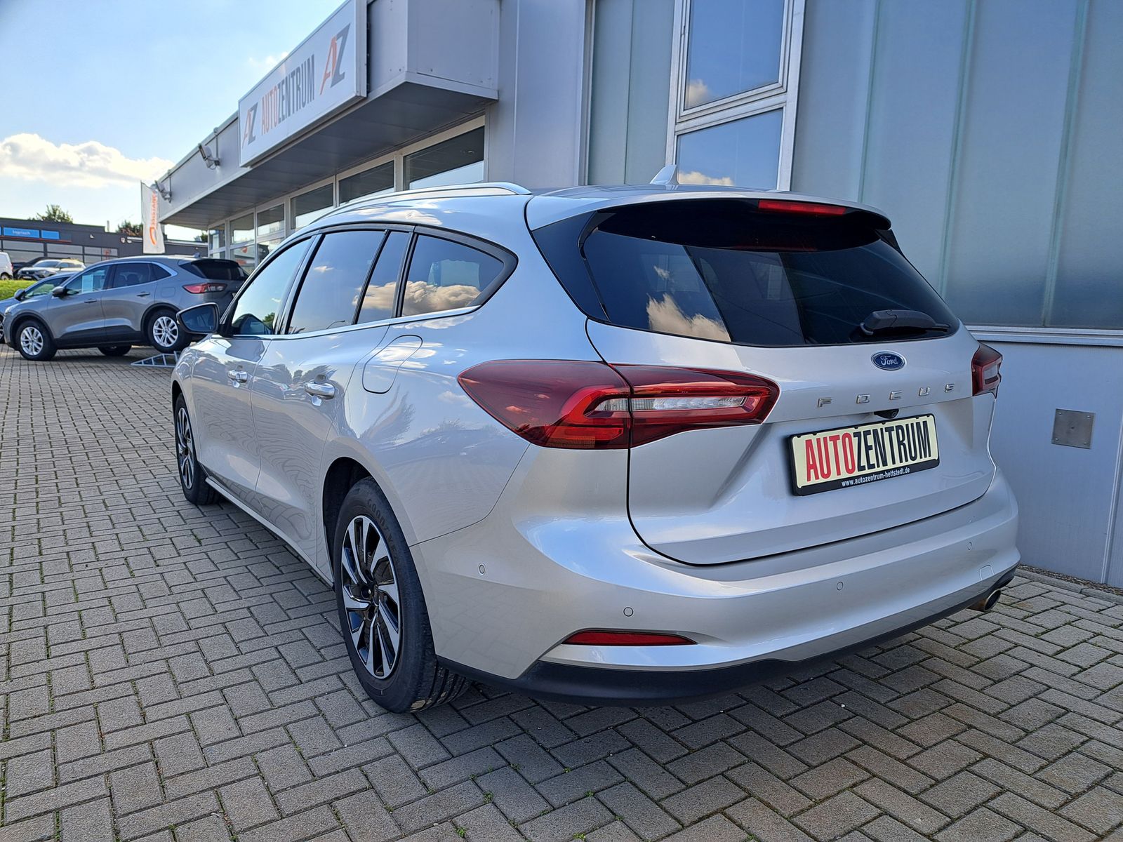 Fahrzeugabbildung Ford Focus Titanium X 1.5 TDCI LED NAVI AUTOMATIK AHK