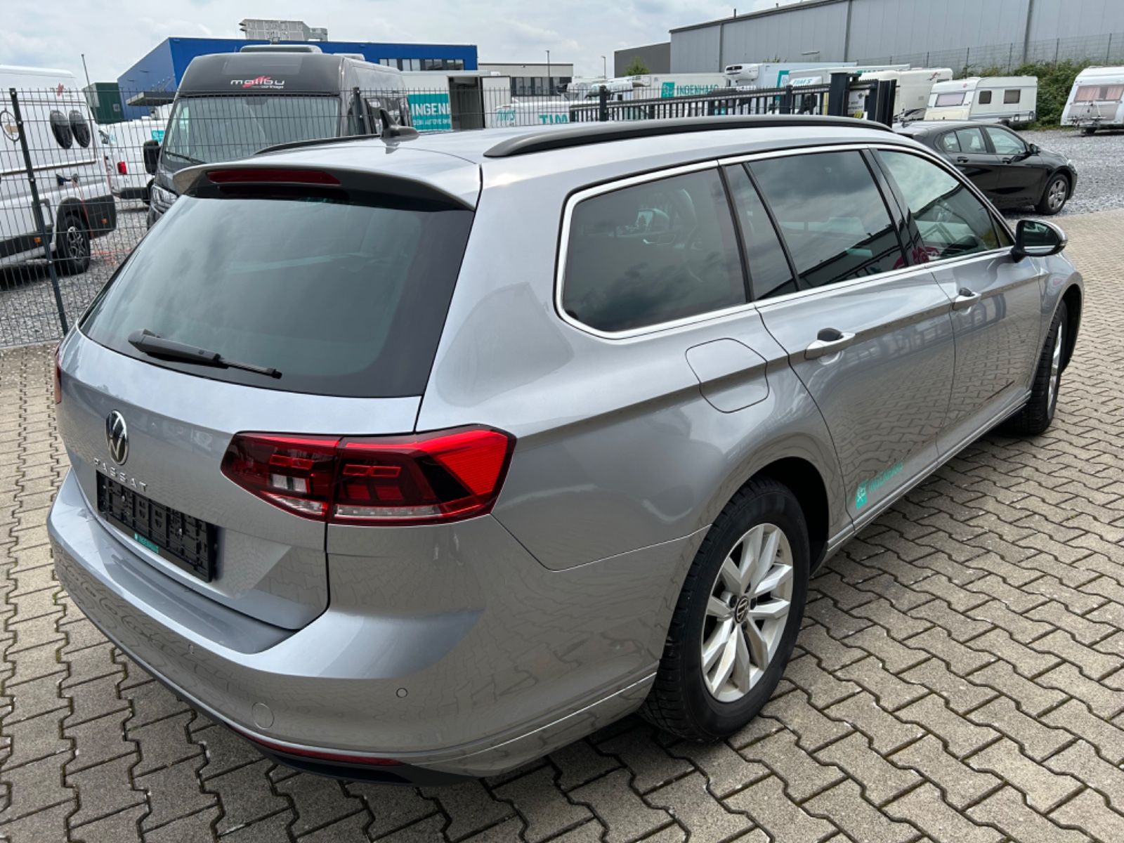 Fahrzeugabbildung Volkswagen Passat Variant Business