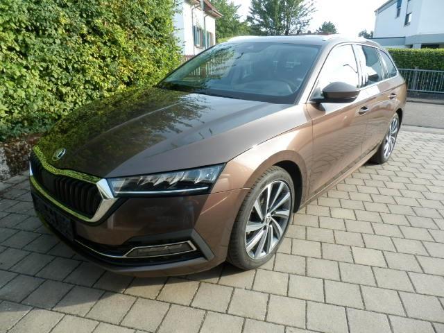 Skoda Octavia Combi First Edition 18" Räder Panorama-S