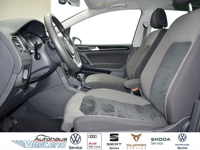 Fahrzeugabbildung Volkswagen Golf Sportsvan Highline 1.4l TSI 110kW DSG Pano