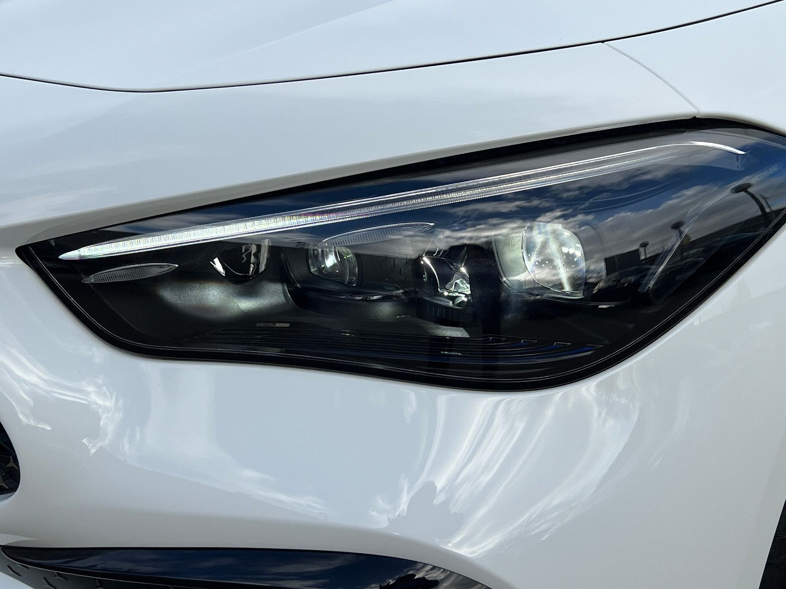 Fahrzeugabbildung Mercedes-Benz CLE 200 AMG LINE PREMIUM PANORAMA SITZKLIMA