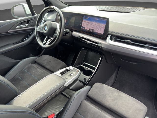 Fahrzeugabbildung BMW 218i Active Tourer M Sport+LED+Kamera+AHK+HiFi