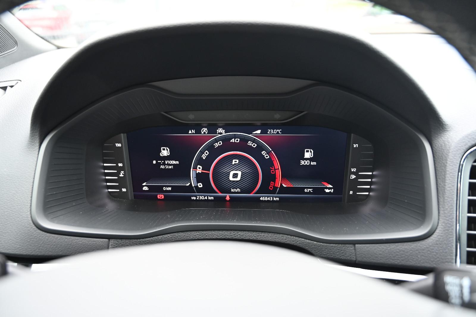 Skoda Karoq 1.5 TSI Sportline Navi CarPlay LED PDC