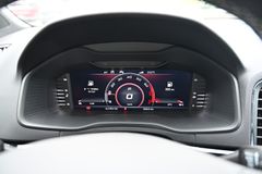 SKODA Karoq 1.5 TSI Sportline Navi CarPlay LED PDC