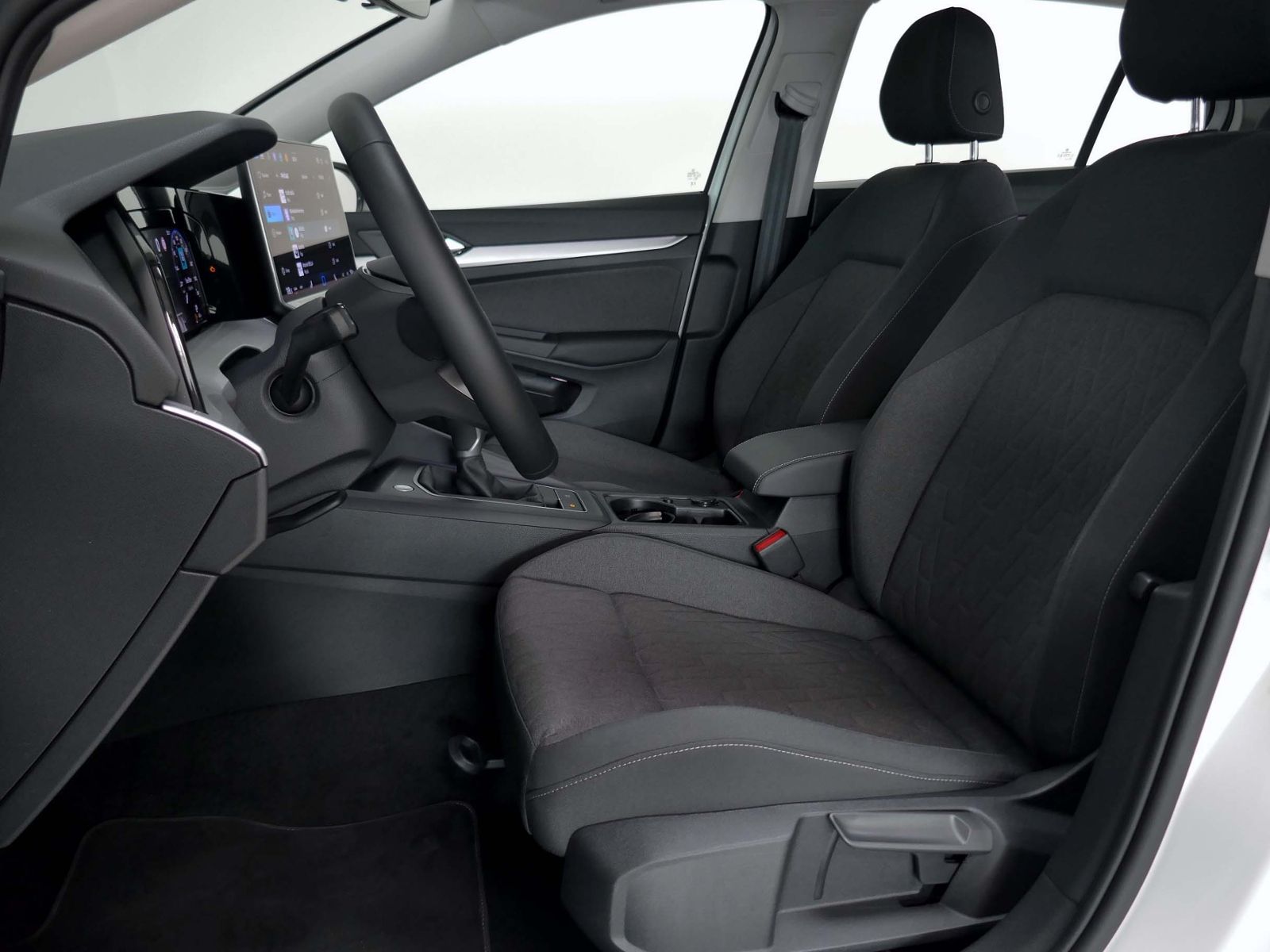 Fahrzeugabbildung Volkswagen Golf VIII Life 1.5 TSI | LED PDC ACC Navi