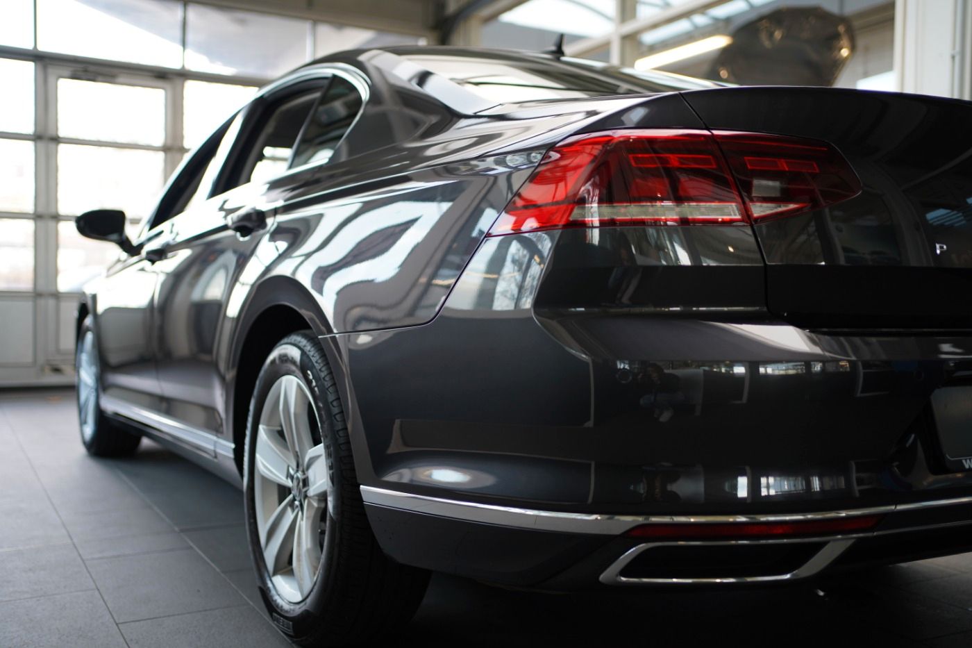 Fahrzeugabbildung Volkswagen Passat 2.0 TSI DSG Elegance ACC+AUT+Alcant.+LED