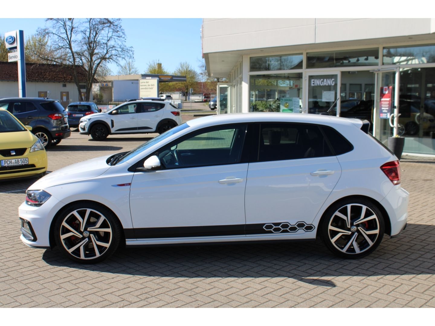 Fahrzeugabbildung Volkswagen Polo VI GTI 2.0TSI DSG ACC LED Milltek H&R PDC R
