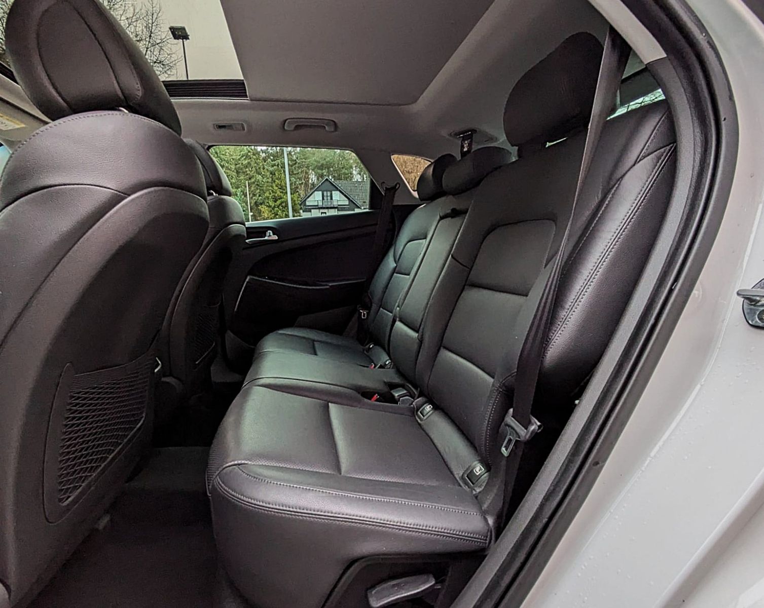 Fahrzeugabbildung Hyundai Tucson PREMIUM 4WD LEDER NAVI PANO PARKASS. LED