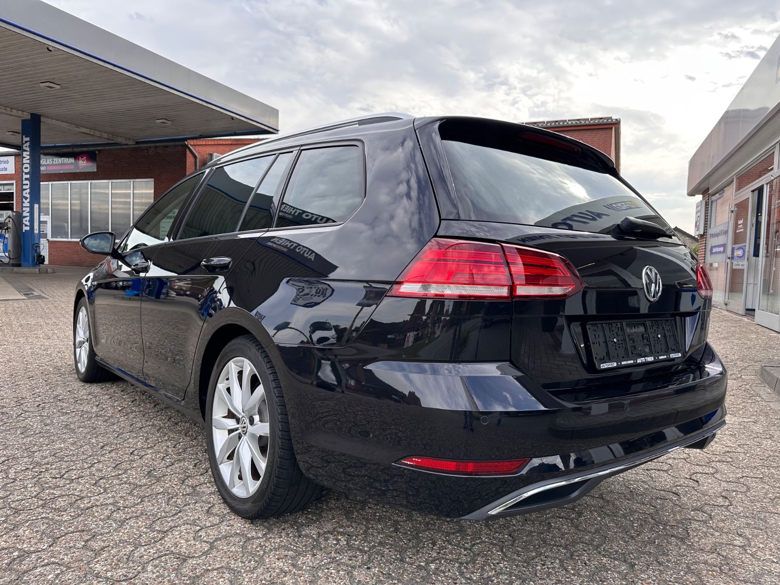 Fahrzeugabbildung Volkswagen Golf 1.5 Comfortline AHK/ACC/Pano/Navi/LED/Kamer