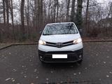 Toyota Proace (Verso) 2,2-l-D-4D 110kW L1 Comfort 9... - gebrauchte Toyota Proace (Verso) aus dem Jahr 2024