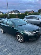Opel Astra h - Opel Astra aus 2004 mit Diesel-Antrieb