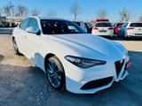 Alfa Romeo Giulia 2.0T AT8-Q4 Ti LEDER SHZ NAVI KAMERA LED - weiße Alfa Romeo Giulia