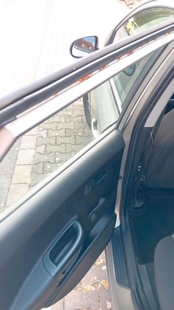 Kia cee'd 2011 — photo 12